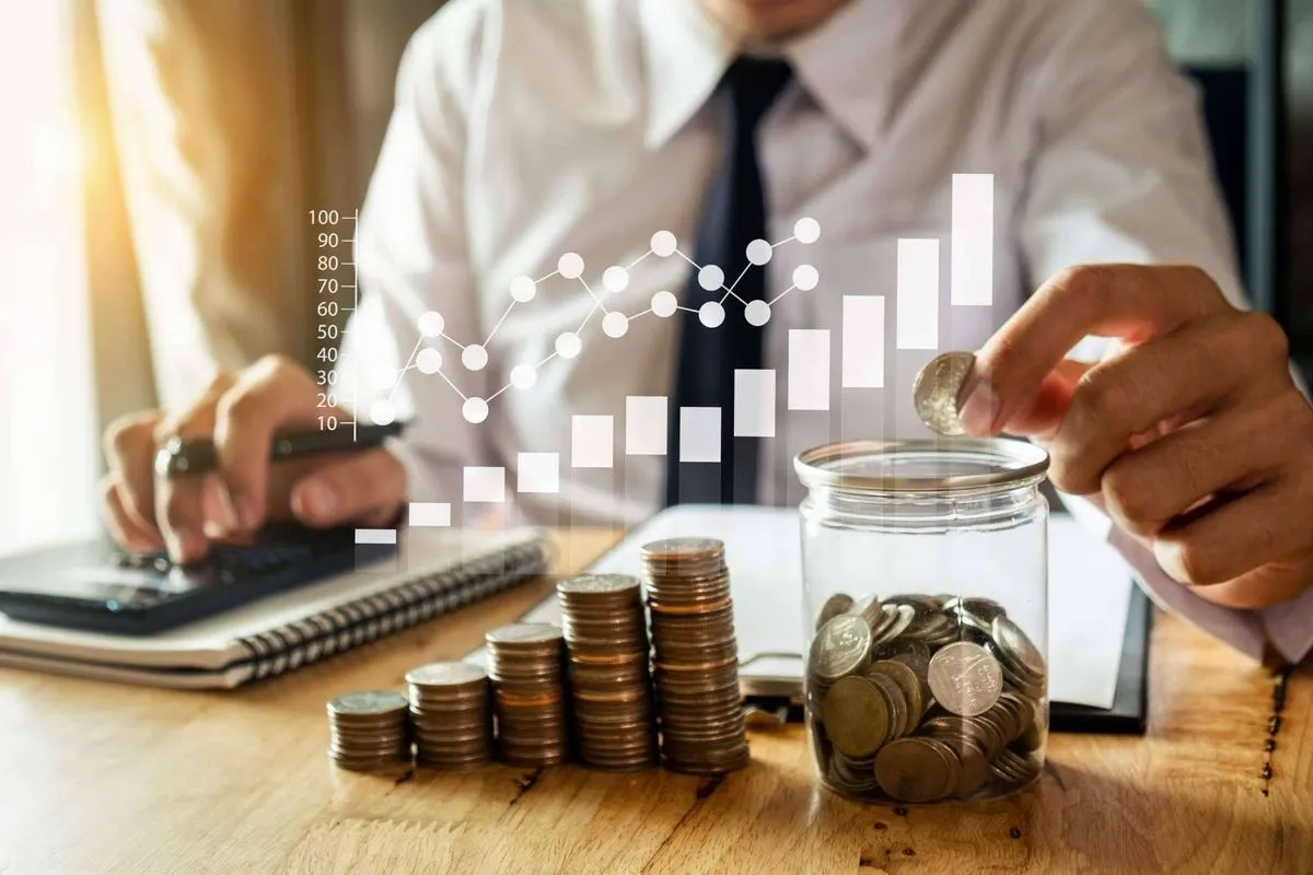 8 Smart Ways to Balance Daily Spending With Long-Term Financial Goals